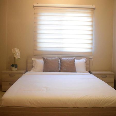 The Pool Labone Aparthotel Accra Bagian luar foto