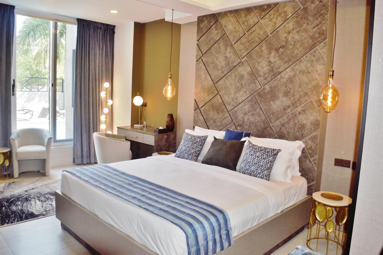 The Pool Labone Aparthotel Accra Bagian luar foto
