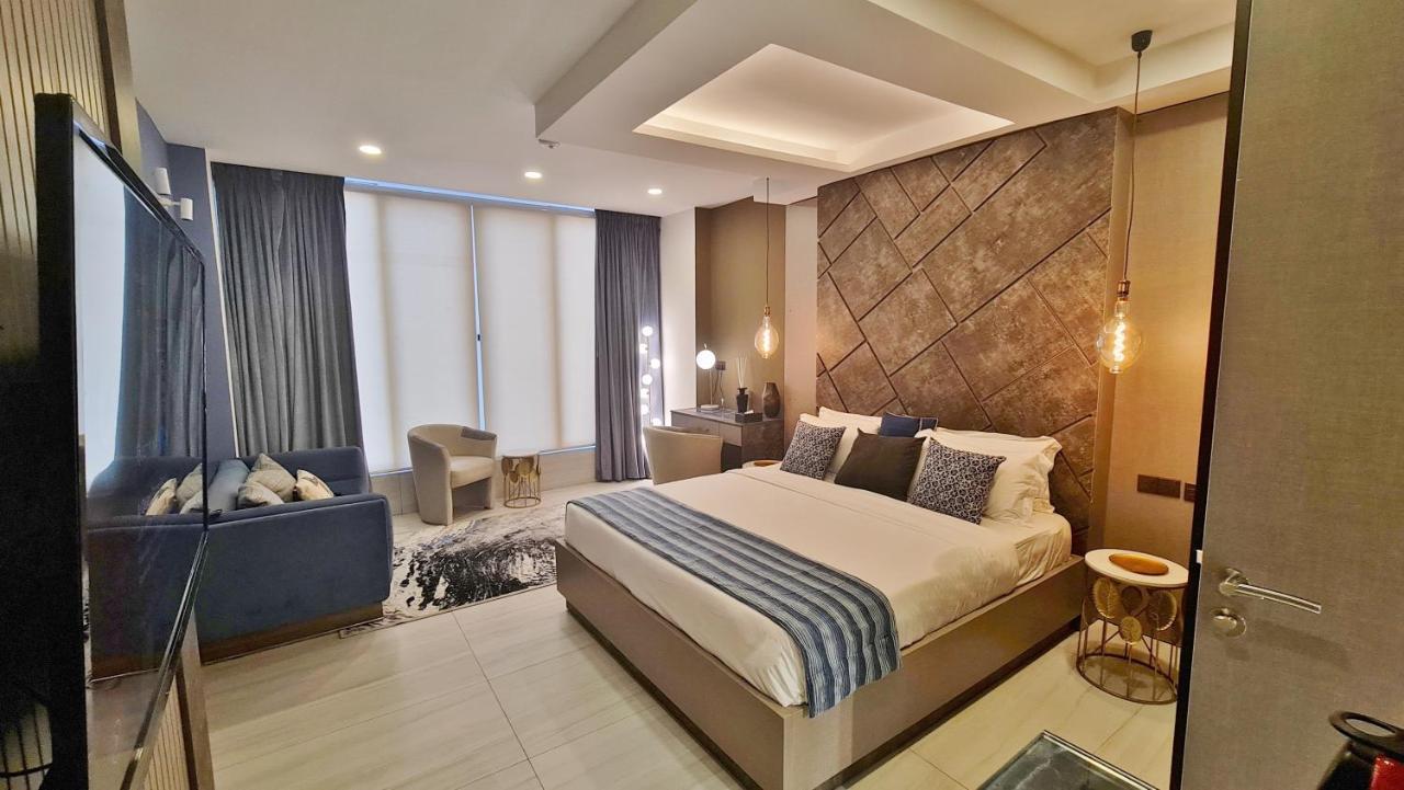The Pool Labone Aparthotel Accra Bagian luar foto